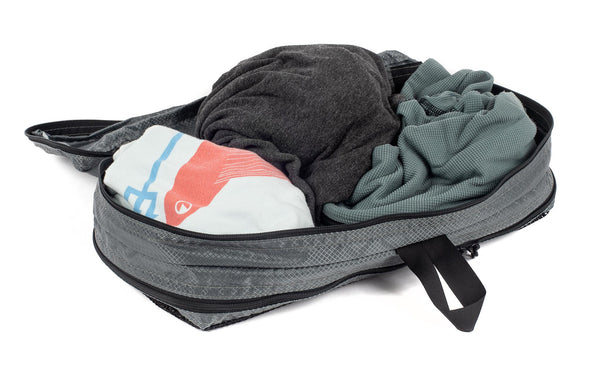 Small Laundry Packing Cube in Graphite Piscine